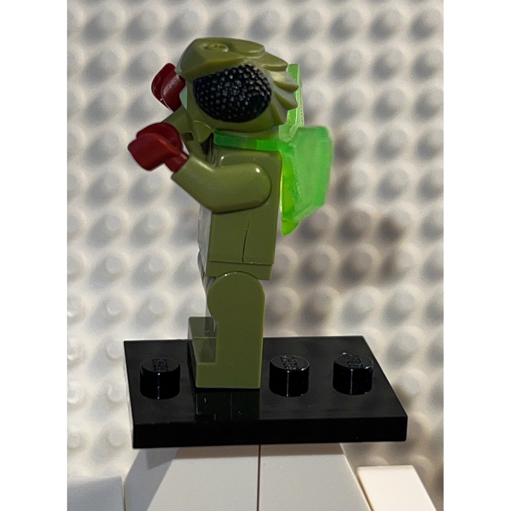LEGO Galaxy Squad Alien Mosquito Minifigure gs002 Small Crack Torso No Antennas - Picture 4 of 8